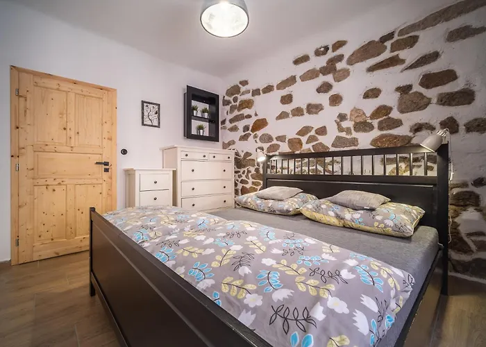 Apartmanovy Dum Jenik